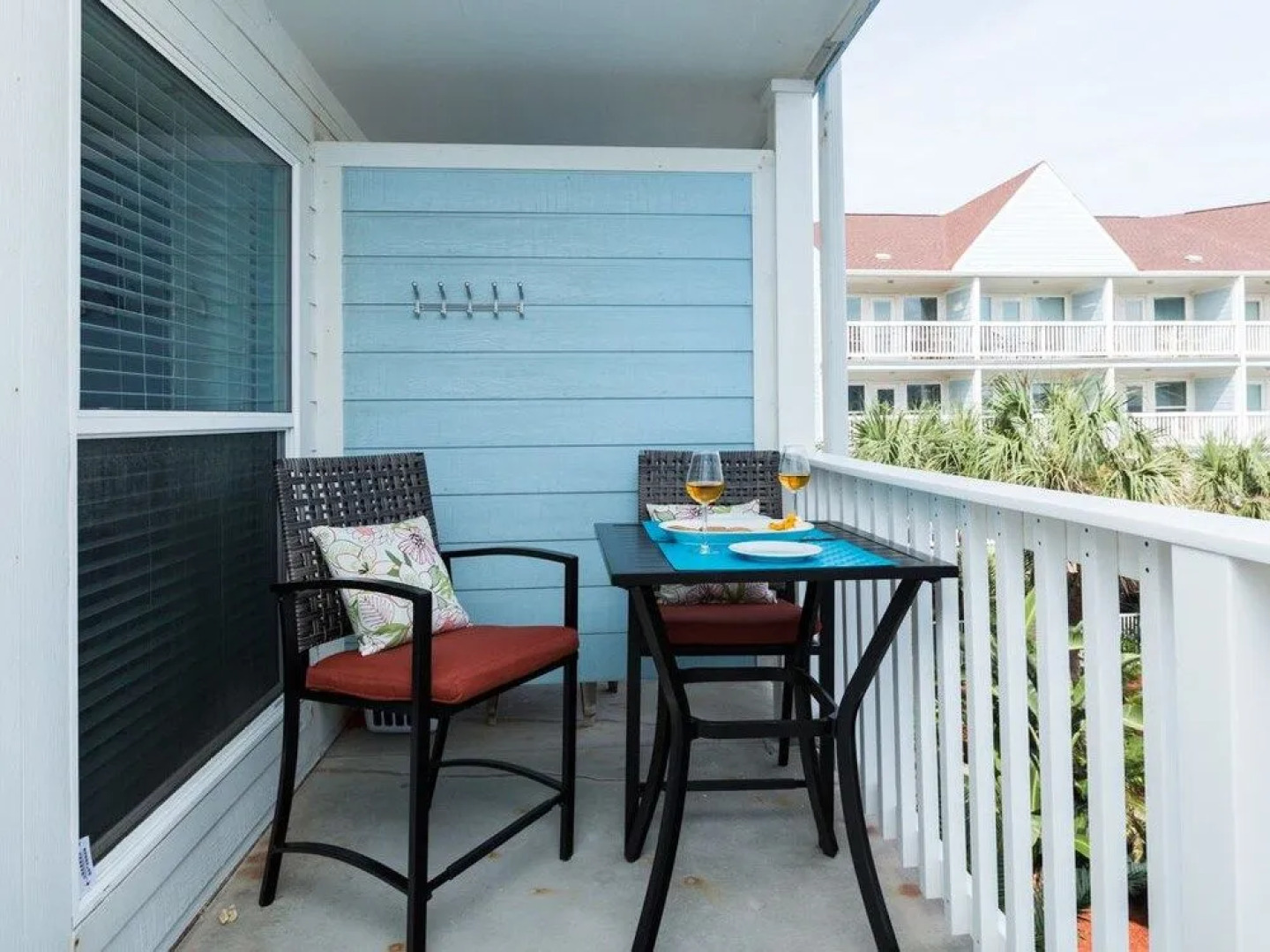 Beachfront Condo w/ Pool & Hot Tub by RedAwning