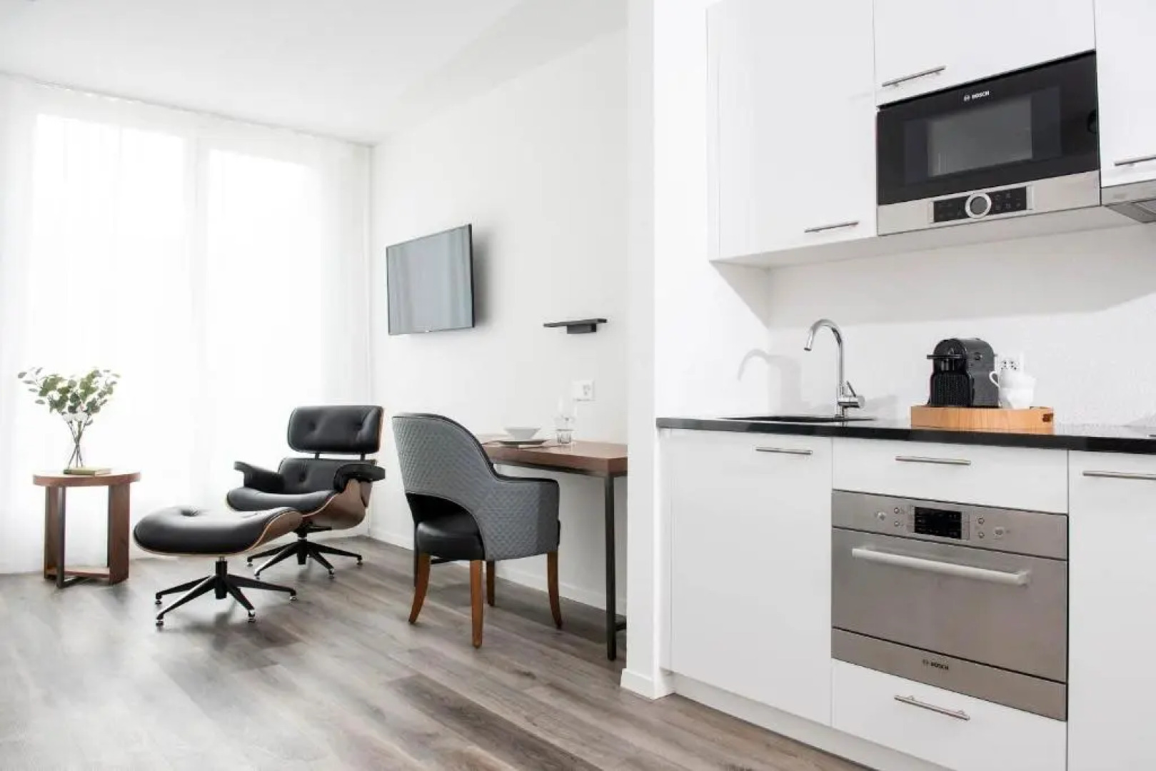 K BUSINESS Apartments & Hotel