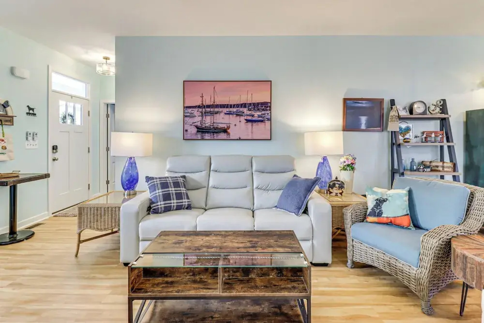 Walk to Bay: Home w/ Fenced Yard in Colonial Beach