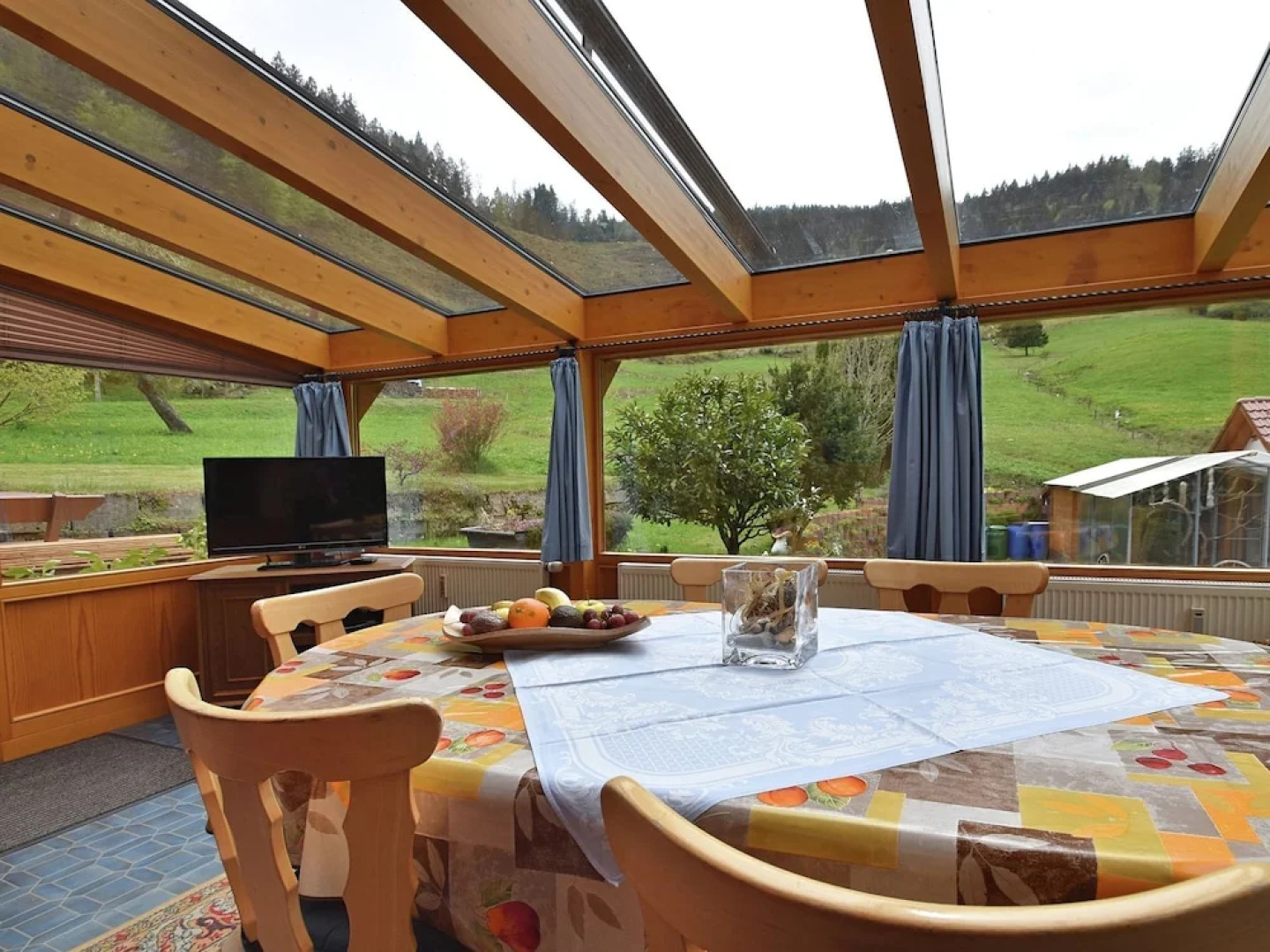 Paradisiacal Apartment in Wieden With Garden