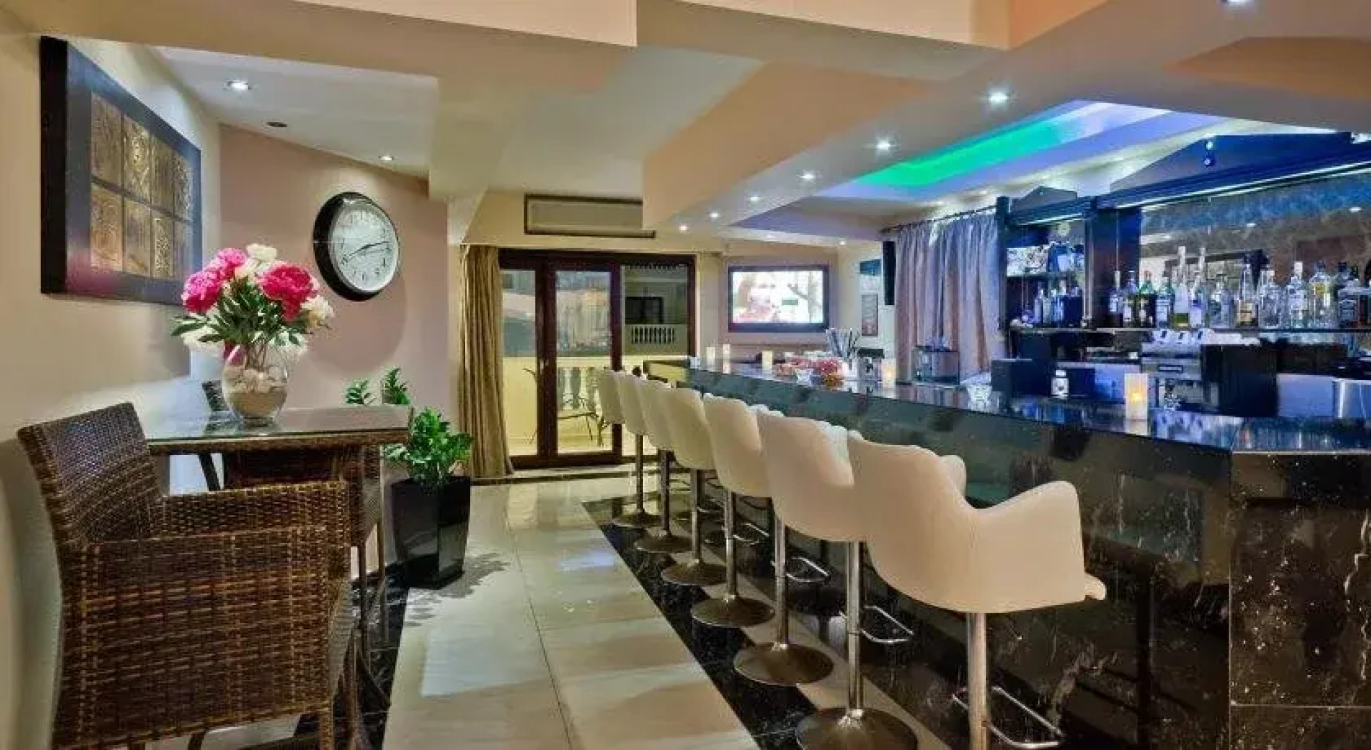 Socrates Hotel Apartments