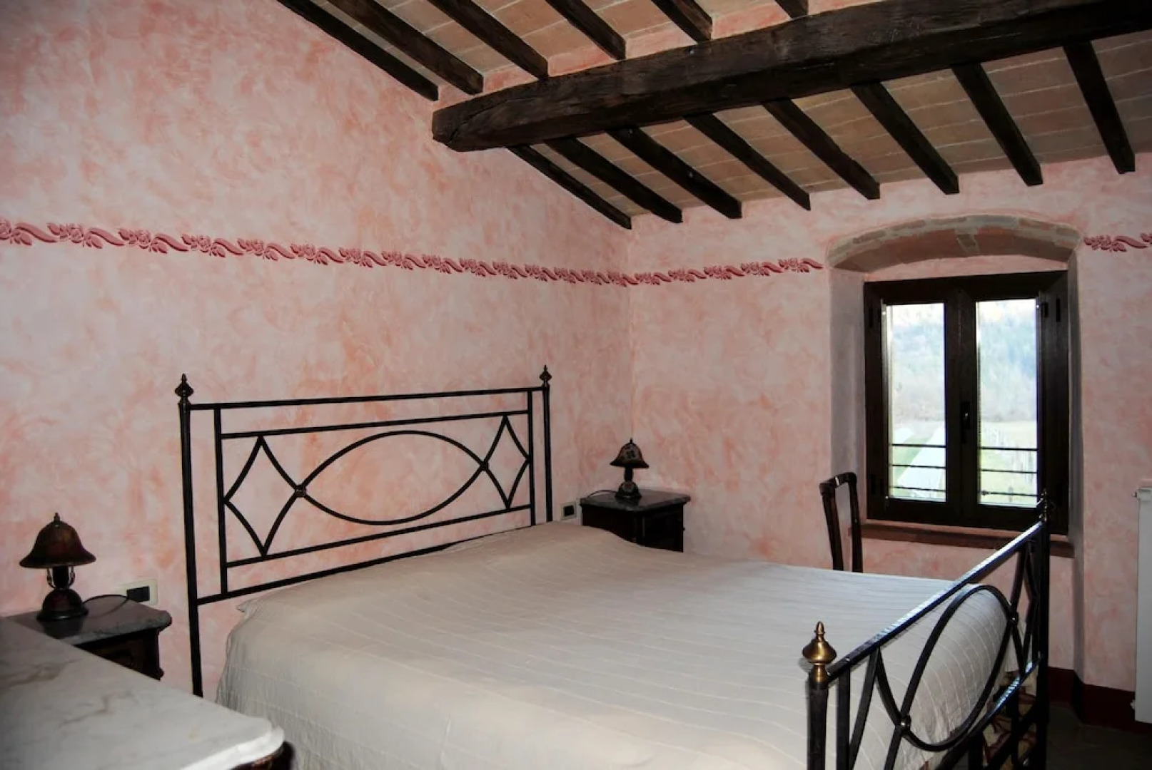 Apartment With 3 Bedrooms in Caprese Michelangelo, With Pool Access