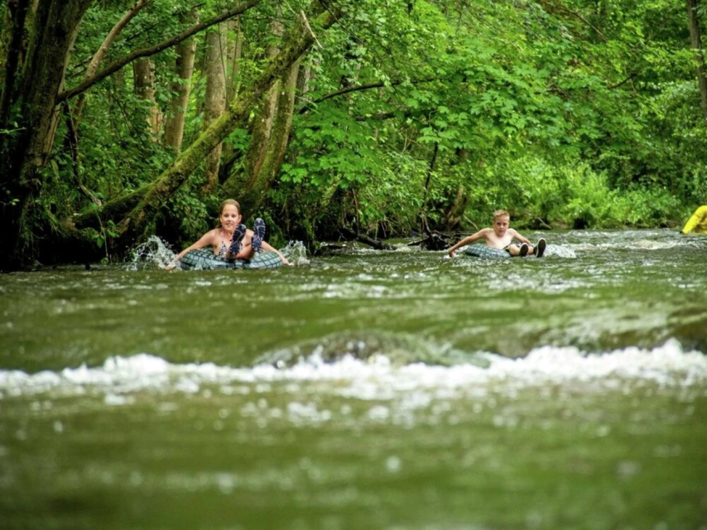 Beautiful Holiday Home in Mauroux With Swimming Pool