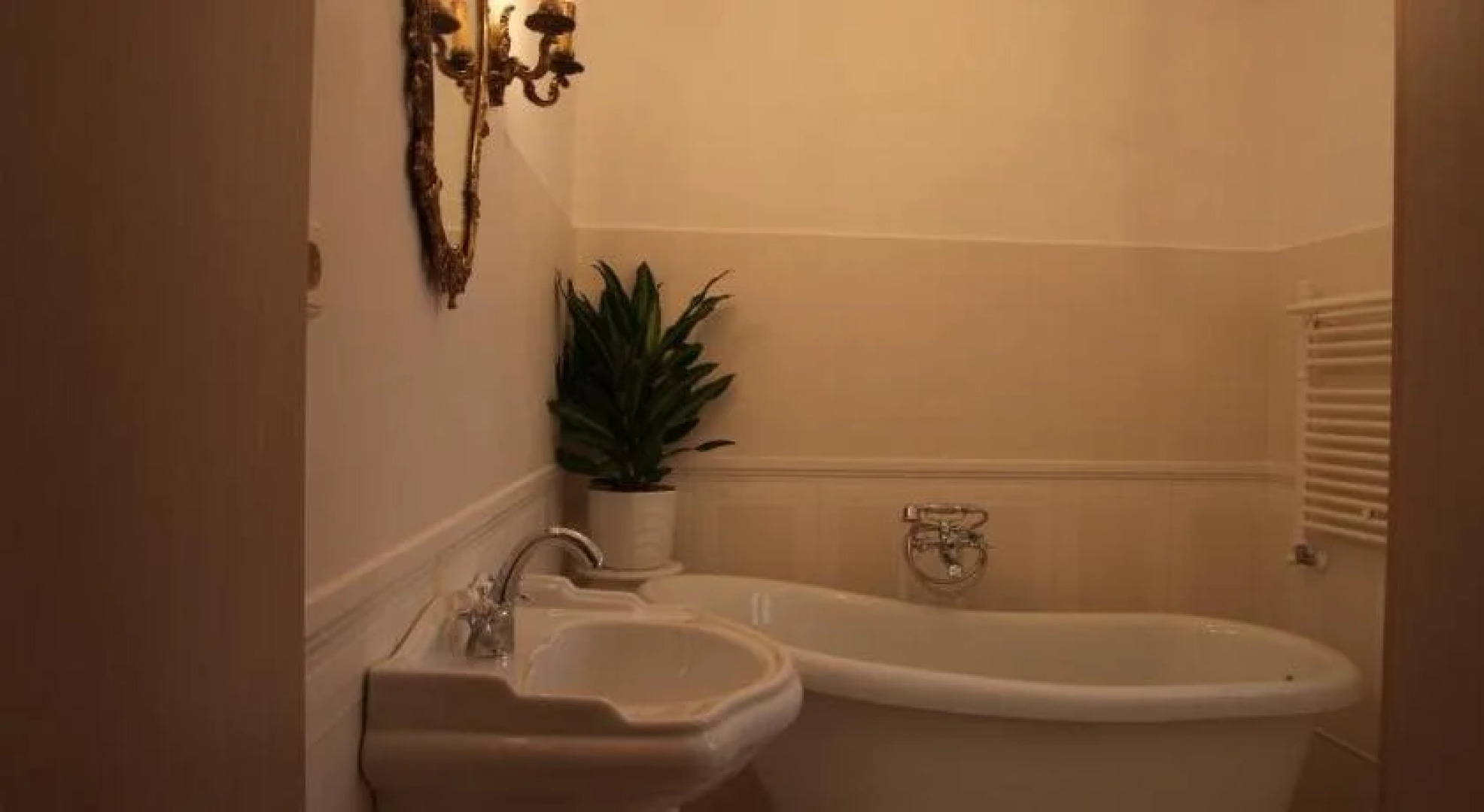 Platan Vararok Vendeghaz