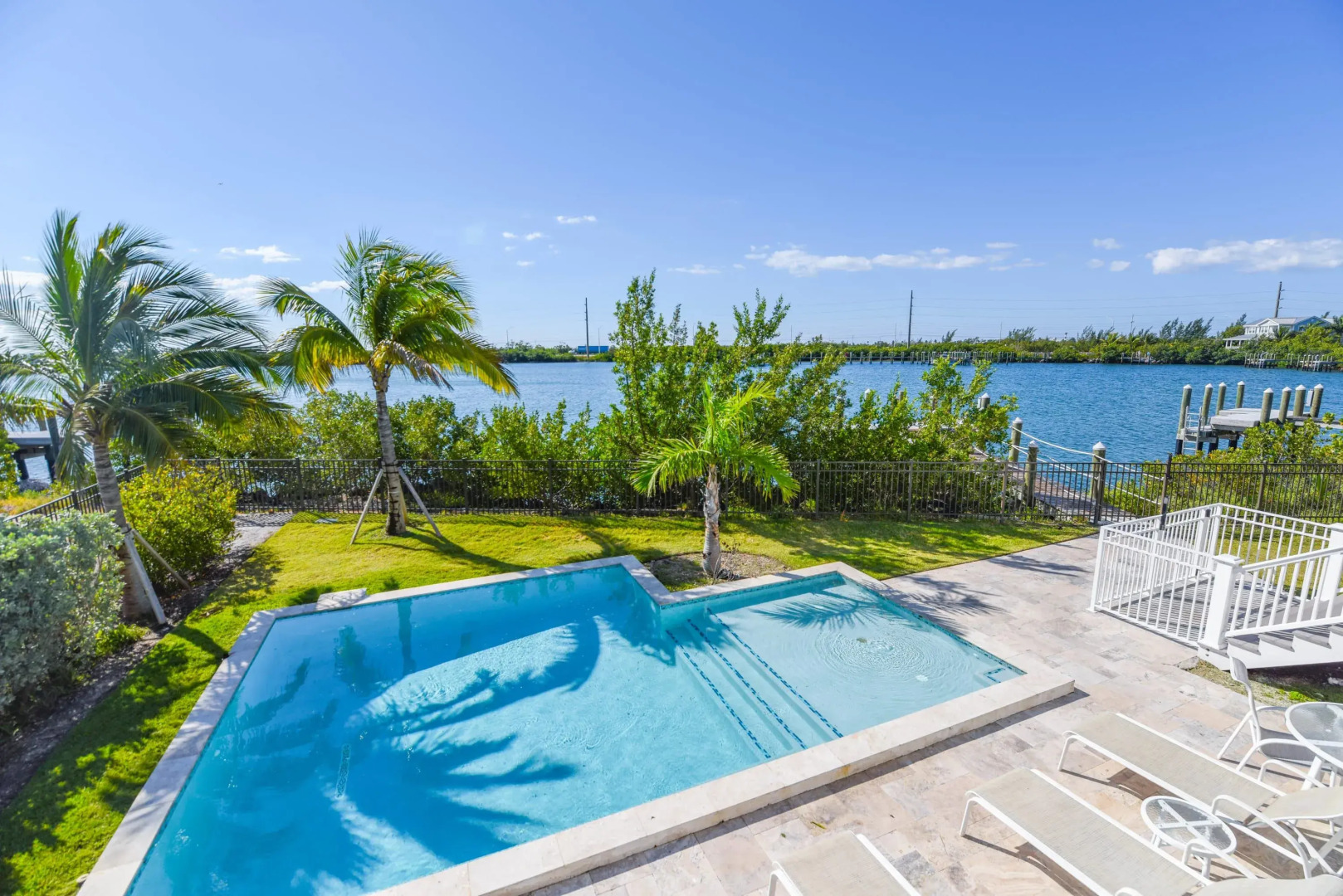 Mastway House by Brightwild Pool Dock