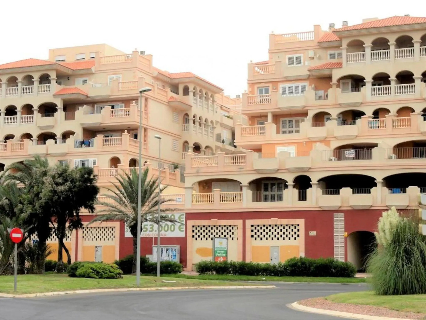 Pleasant apartment in Almerimar with shared pool