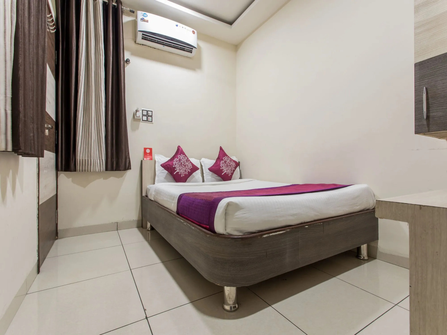 Capital O 4042 Hotel Mehar Residency