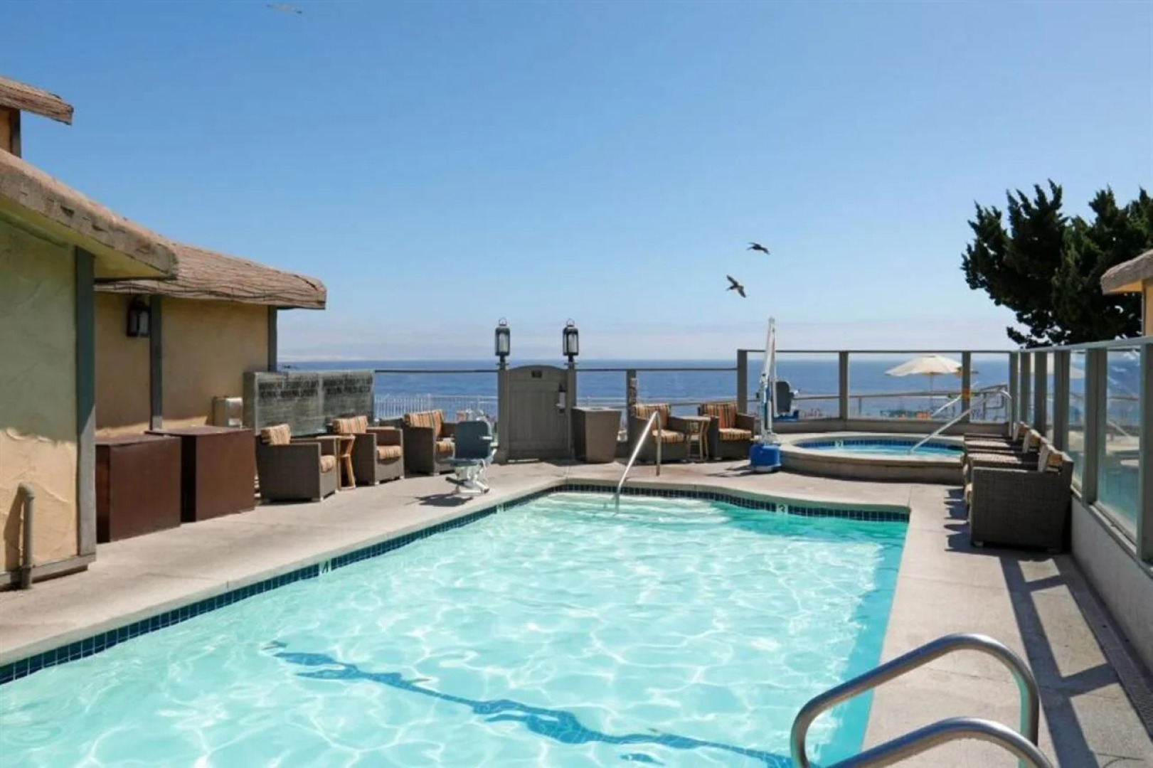 Cottage Inn By The Sea