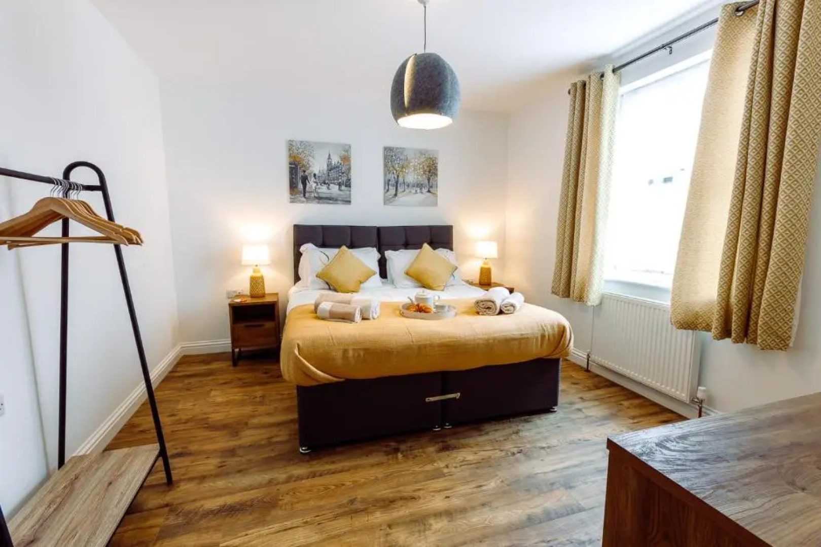 Chute House 4 bed house private garden city center