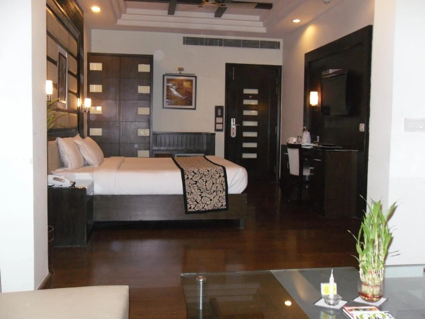 Karon Hotel - Lajpat Nagar