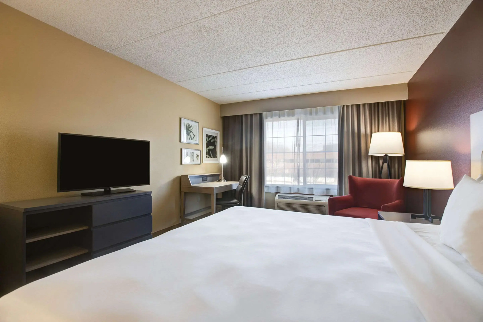 Comfort Inn & Suites St. Paul Northeast