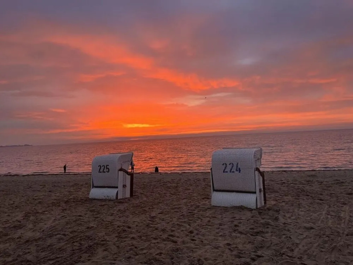 Baltic See Flat Modern Retreat