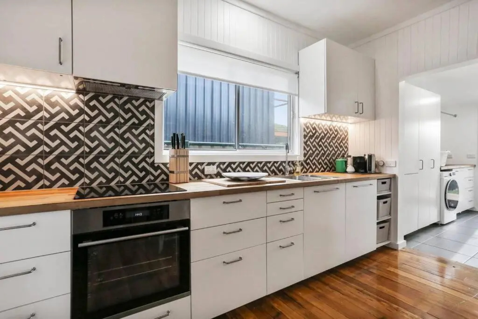 Canoon - 4 Bedroom, Pet Friendly home