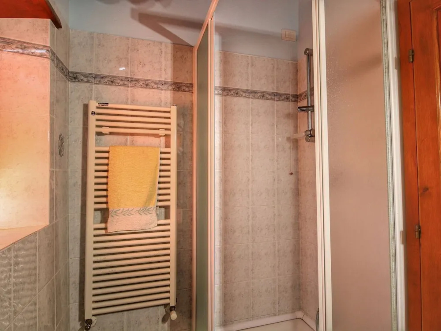 Pretty Farmhouse With Terrace