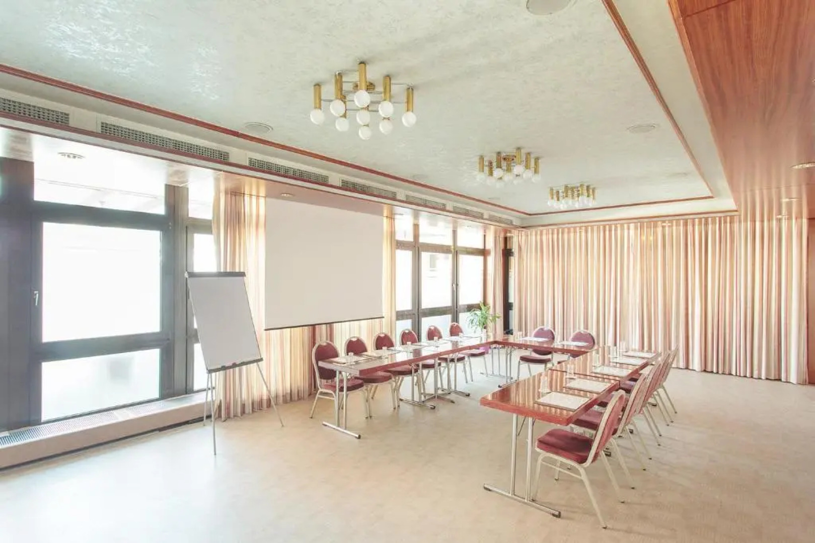 Best Living Hotel Arotel