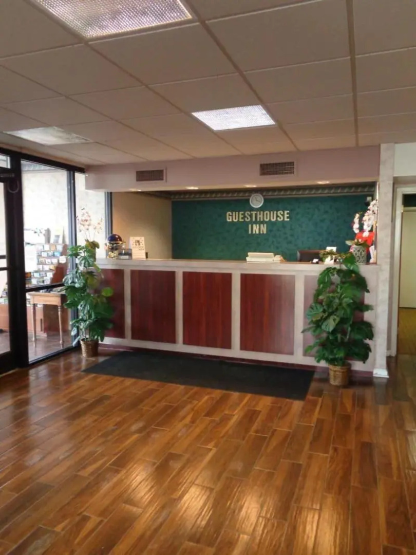 GuestHouse Inn Clarksville