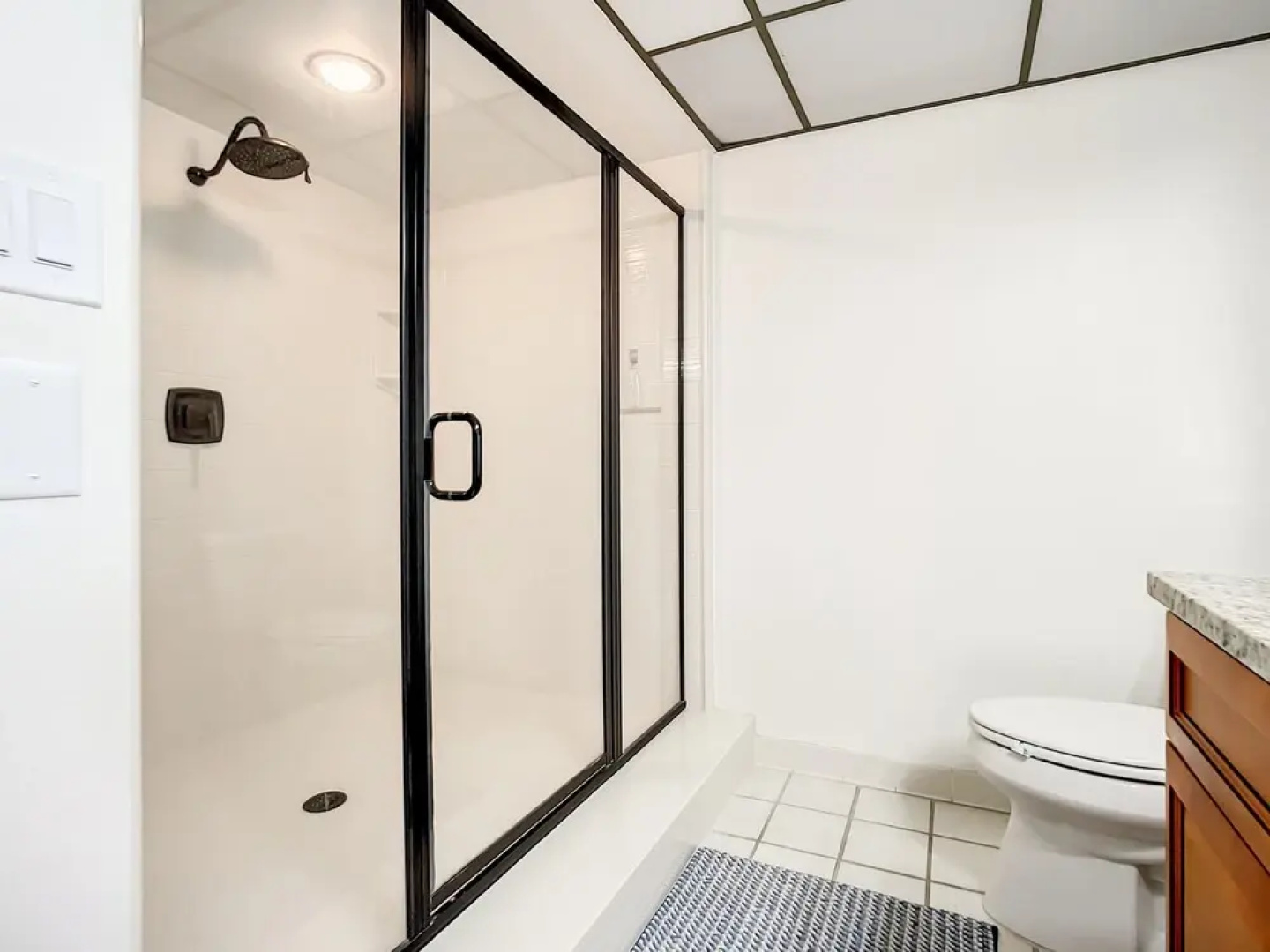 Ocean View Ground Level Seascape Towers Overlooking Pool Walk Right out to the Beach Sst126