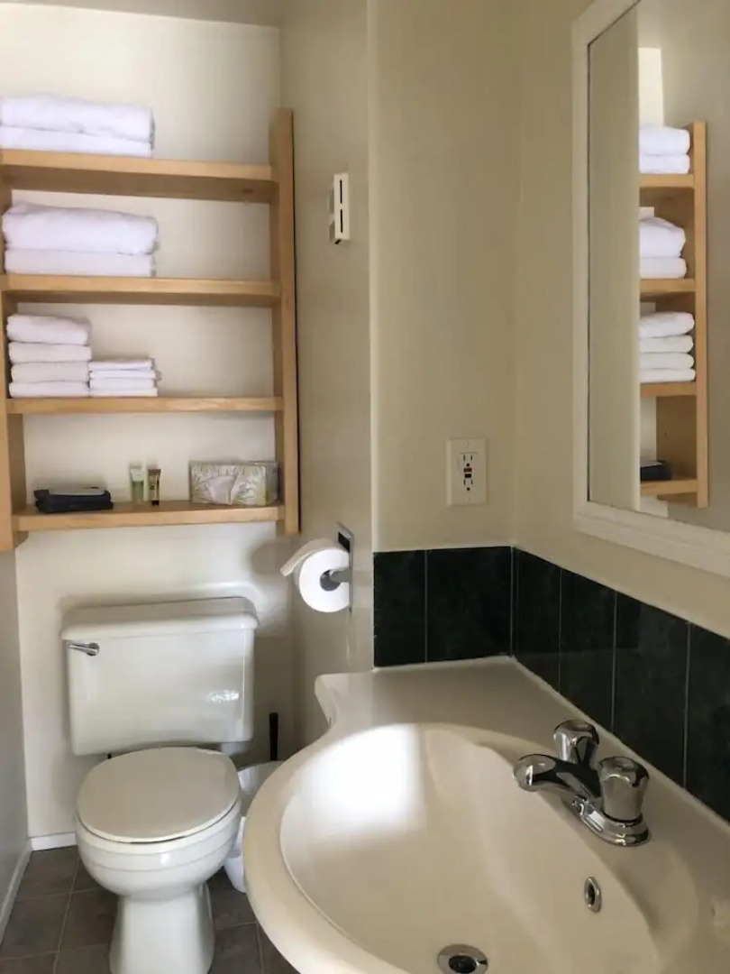 The Piccadilly Motel