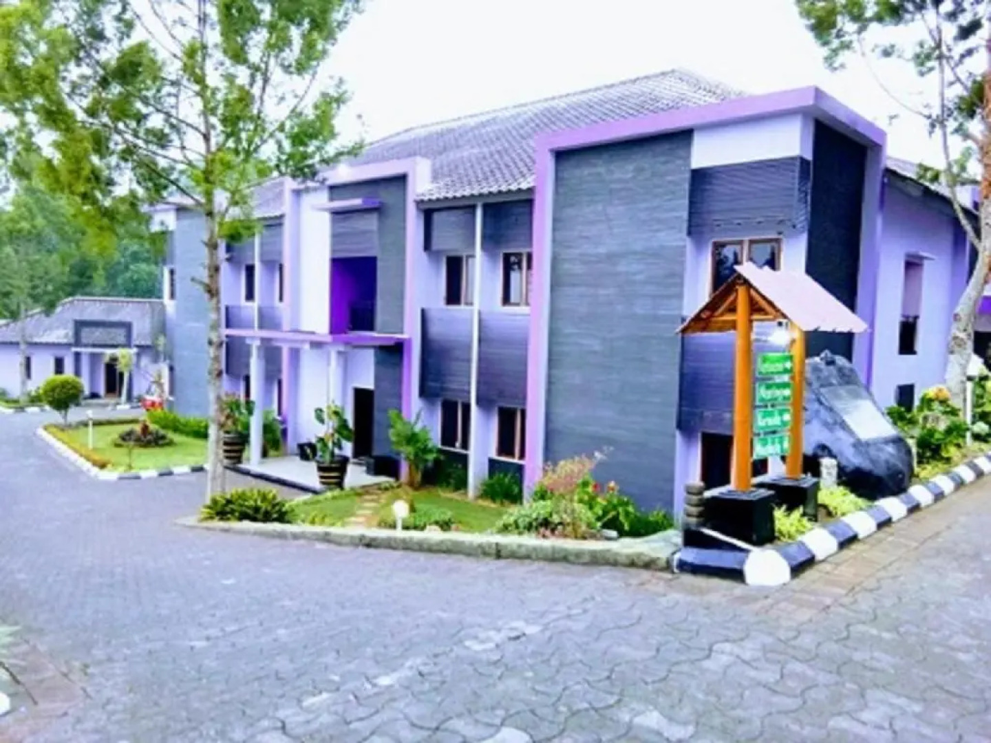 Hotel Signature Mandala Kencana