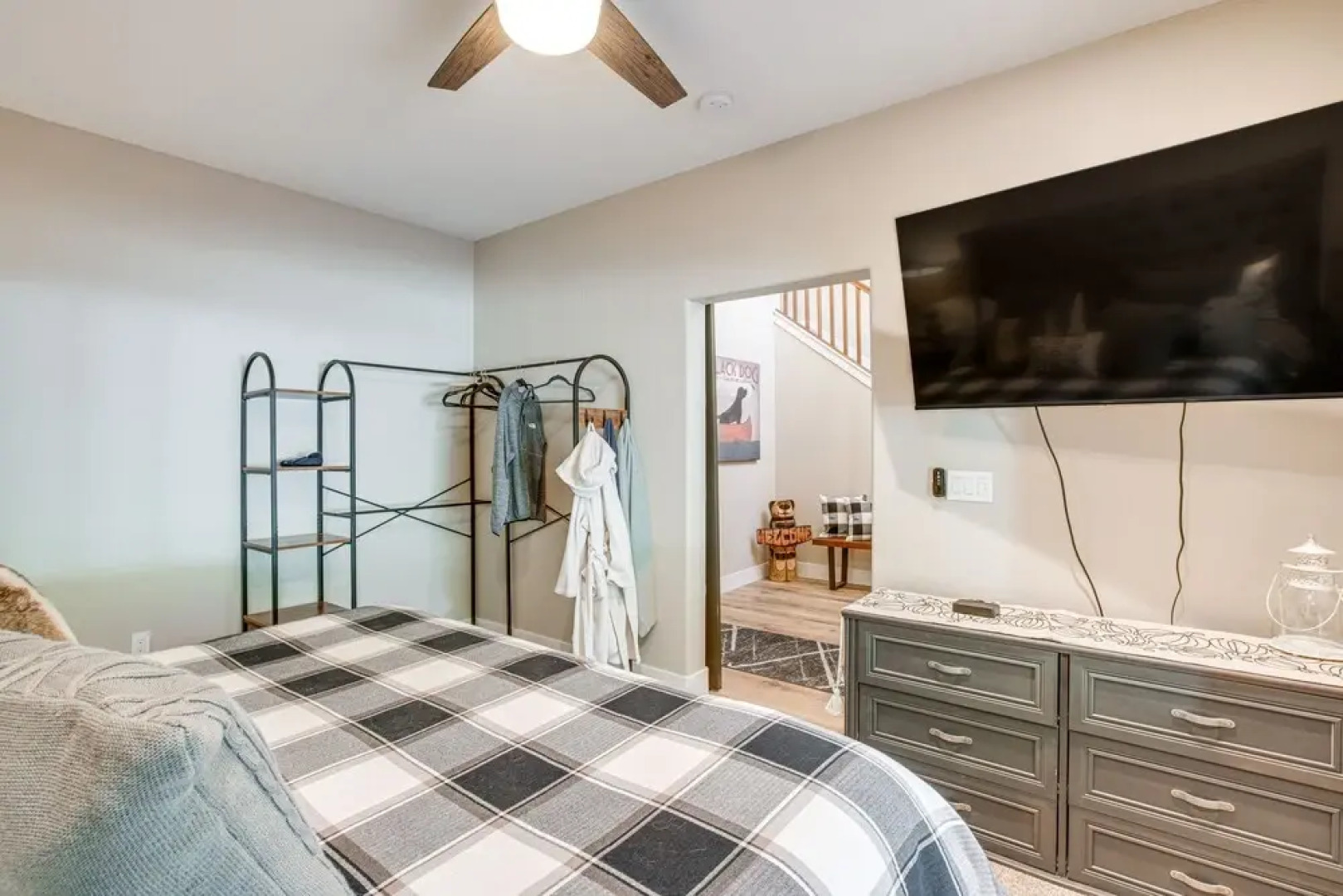 Game Room + Pool Access: Spacious Cabin in Arnold