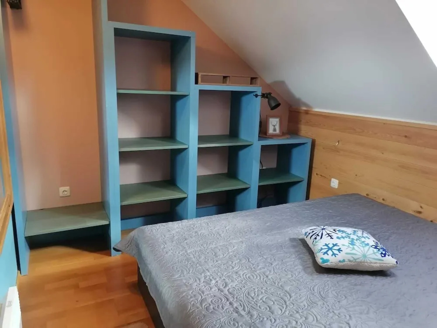 Apartment Sleeps 4 With Lake View