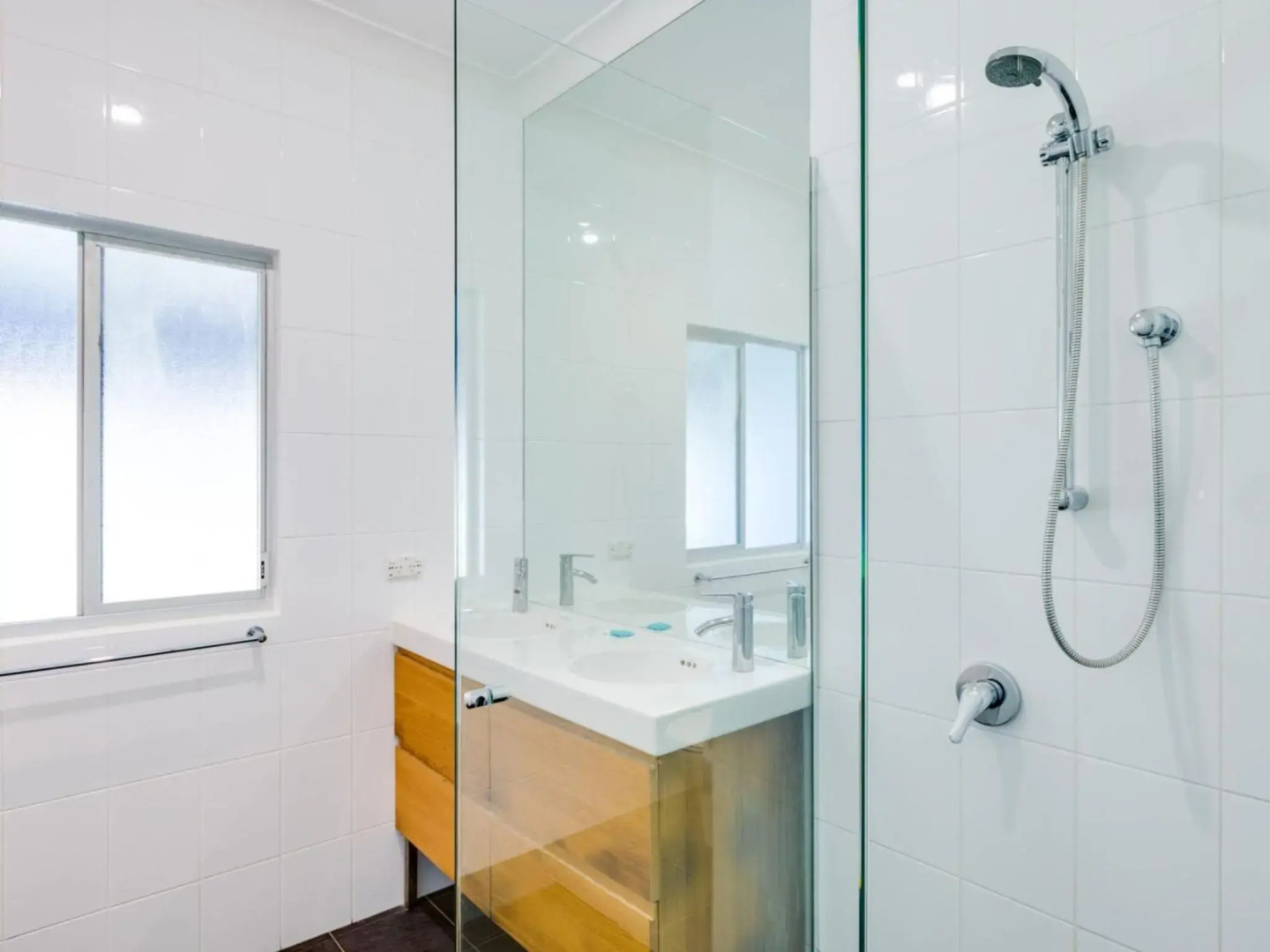 Bimbadgen at Hyams Beach 4pm Check Out Sundays