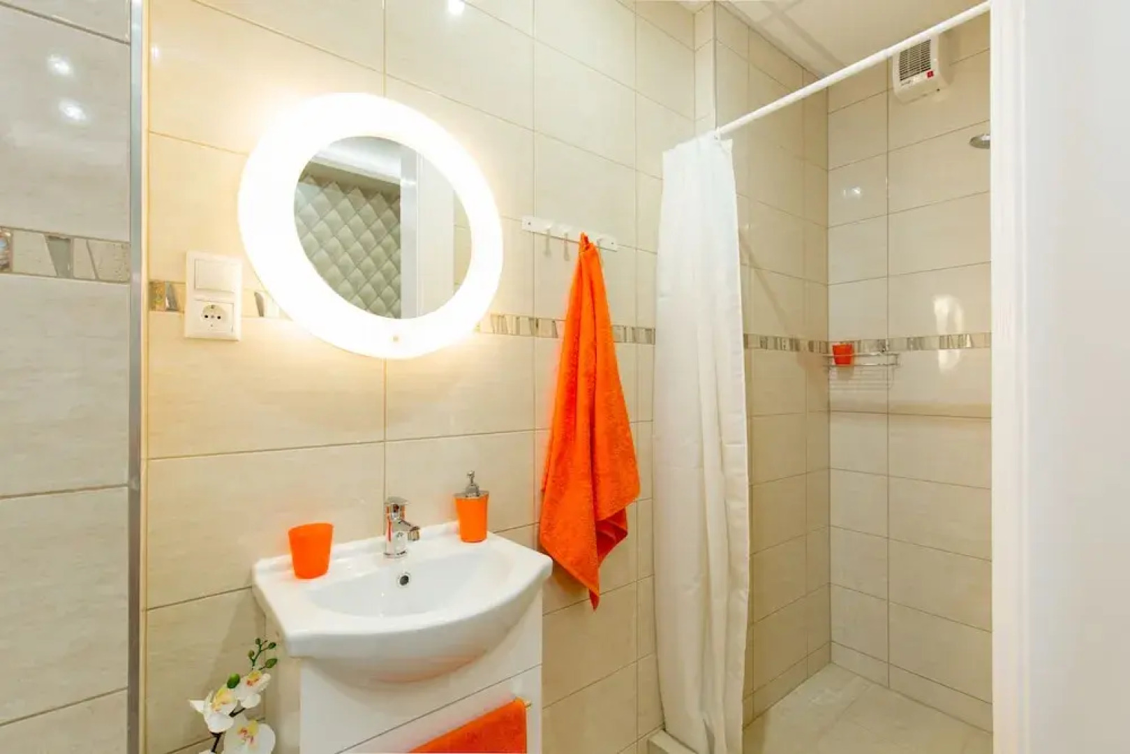 Budapest Holiday Colours