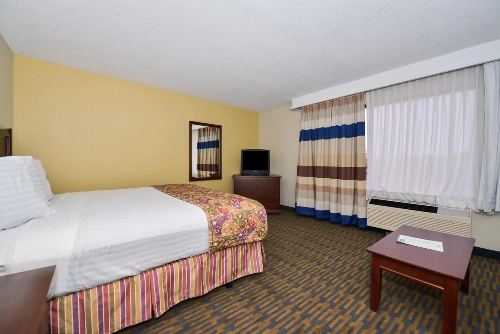 Lamplighter Inn & Suites - South