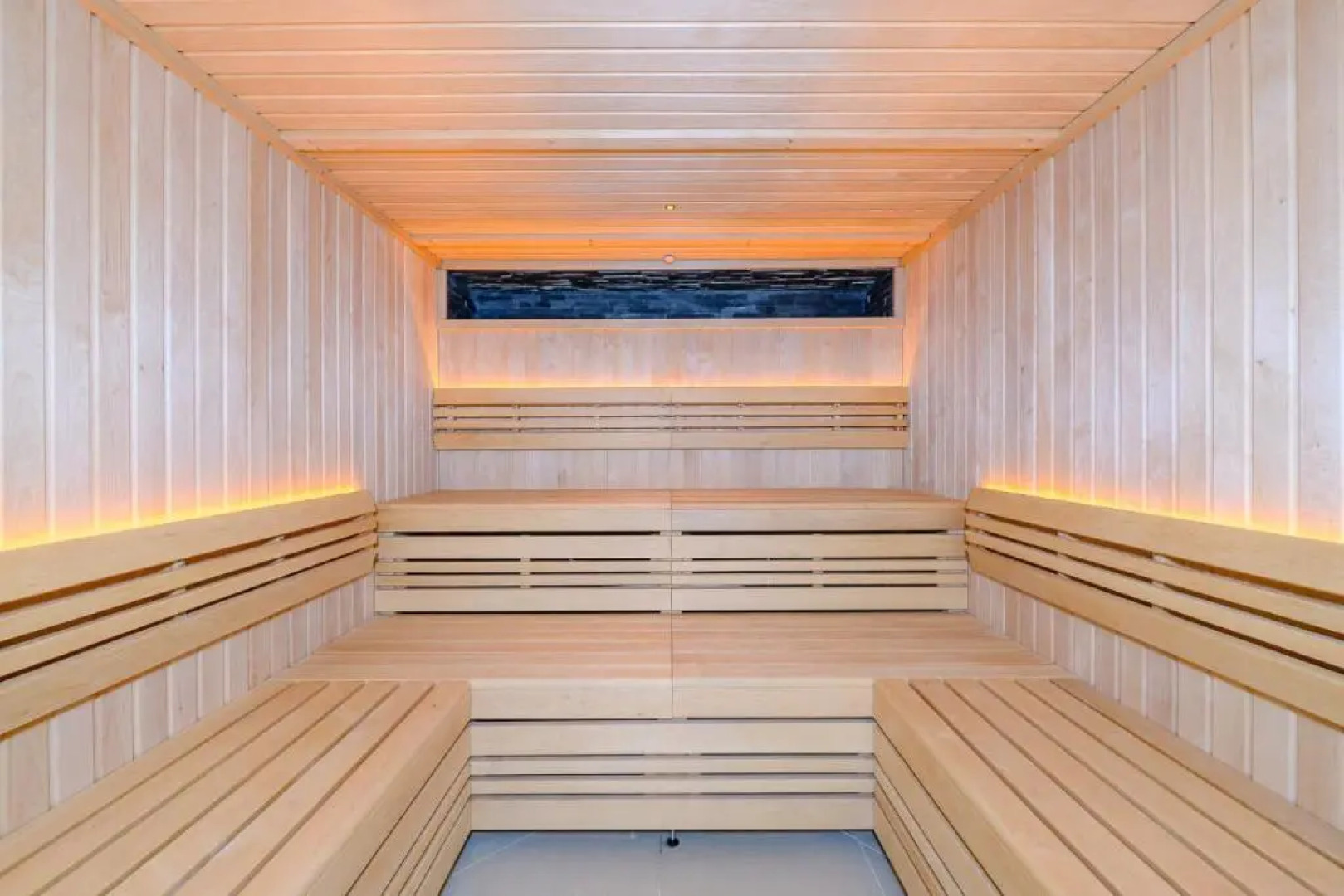 11 Middlecombe - Indoor Pool and 4 minute walk to Woolacombe Beach!