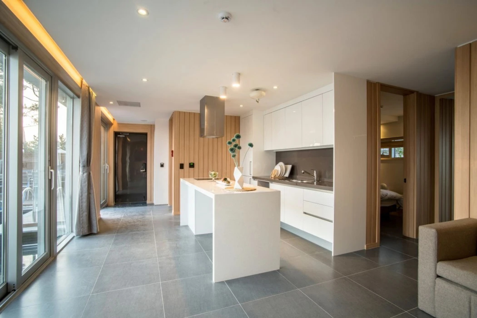 La Terrace Club Hotel & Villa