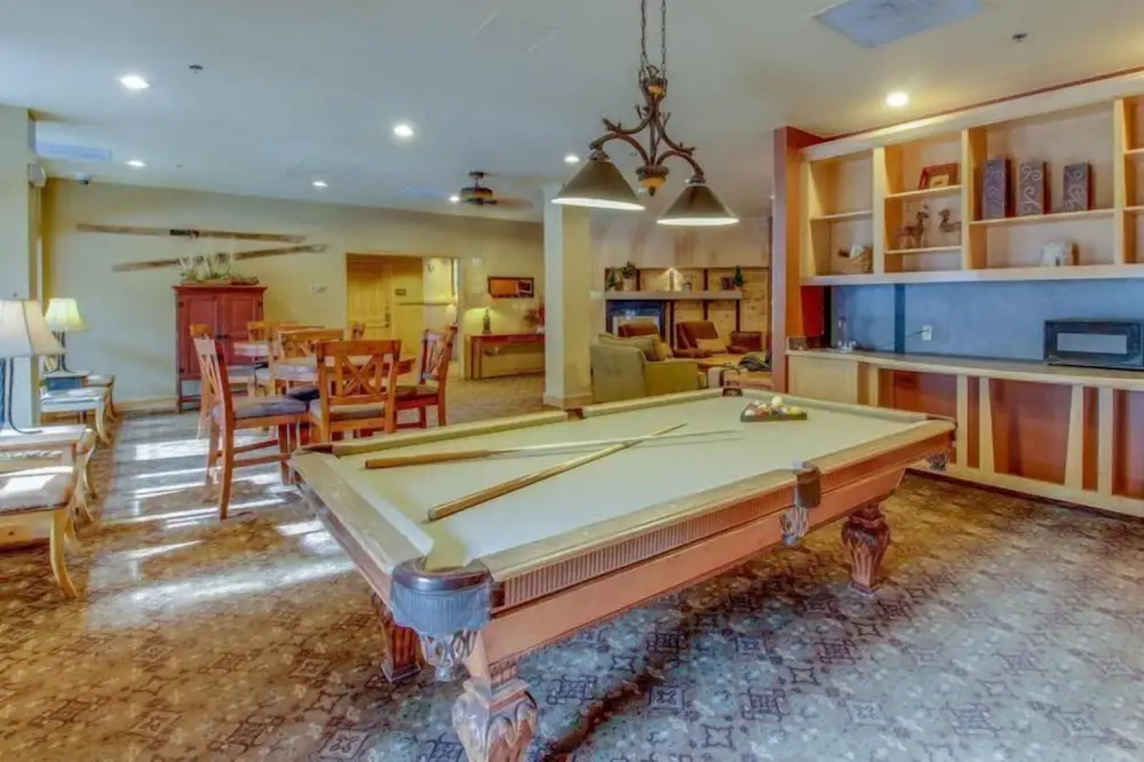 1 Bedroom Mountain Condo in the Heart of River Run Village within walking distance to ski lift