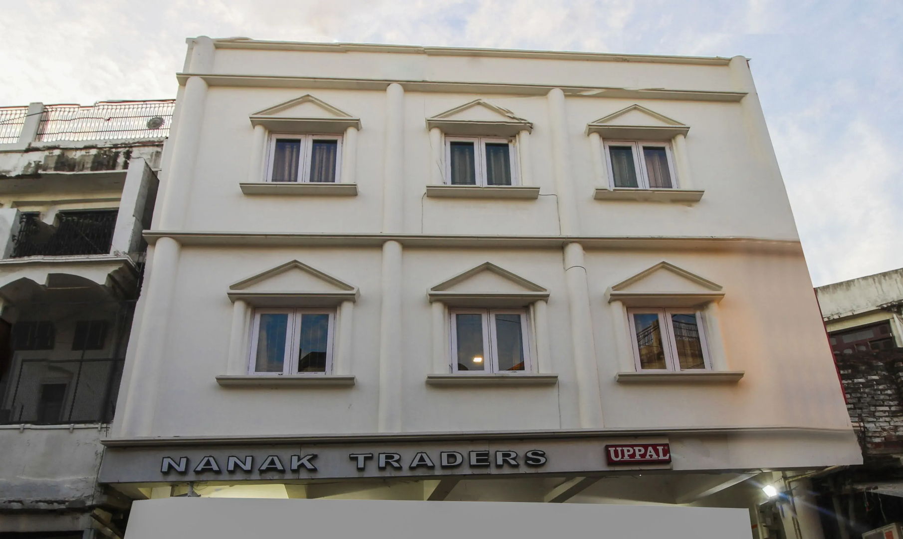 Itsy Hotels Royal Monarch