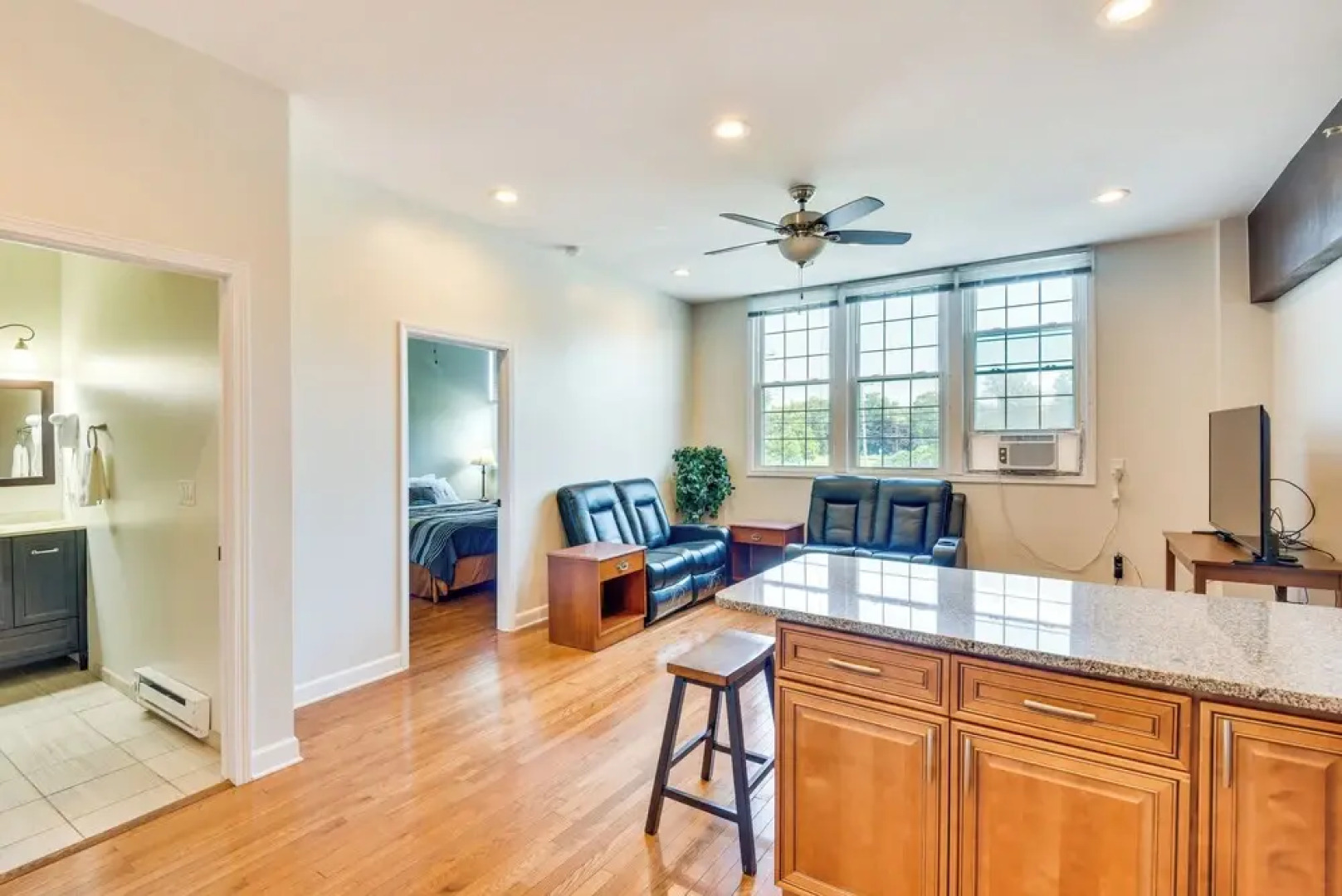 Cozy Couples Getaway < 2 Mi to Lake Michigan!