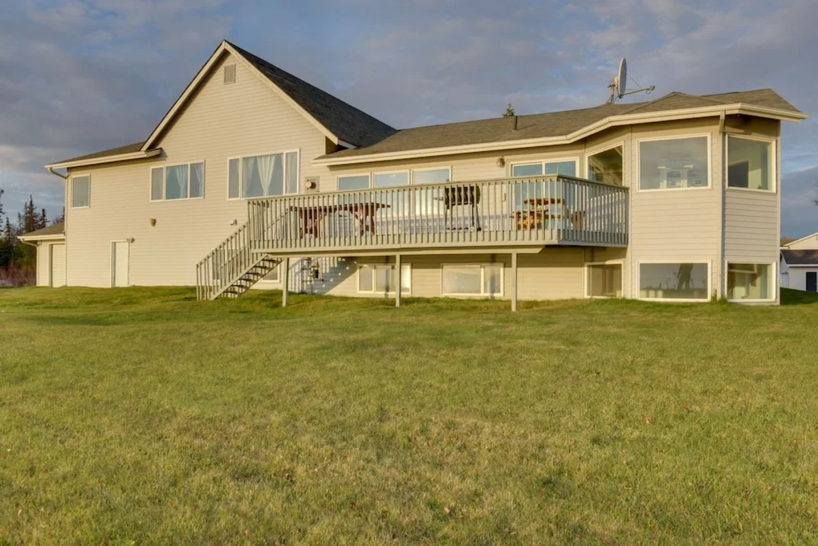 Oceanfront Kenai Villa w/ Fireplace & Deck