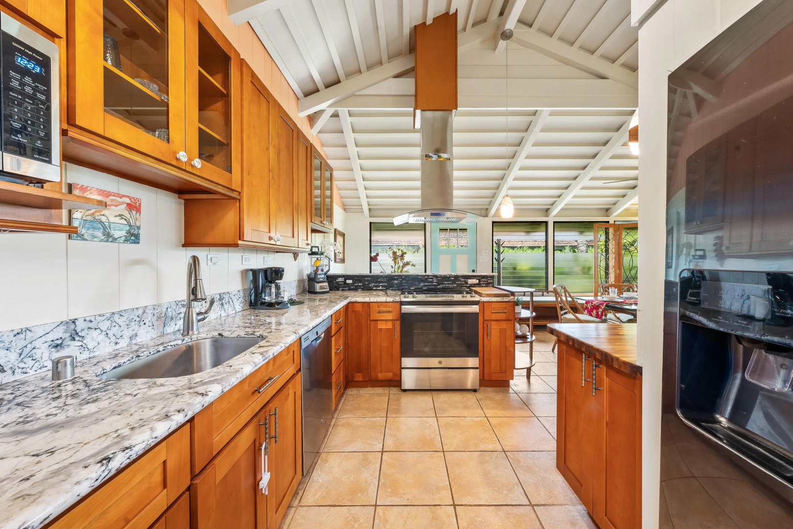 International Colony Club 34