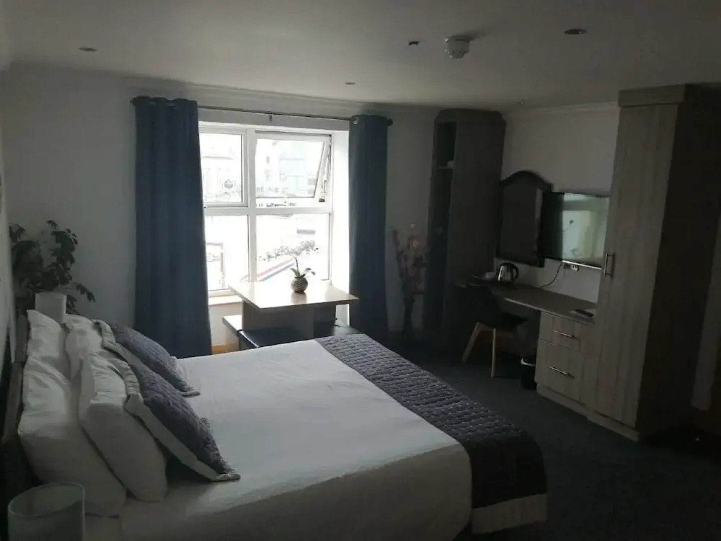 The Reveller Lodgings