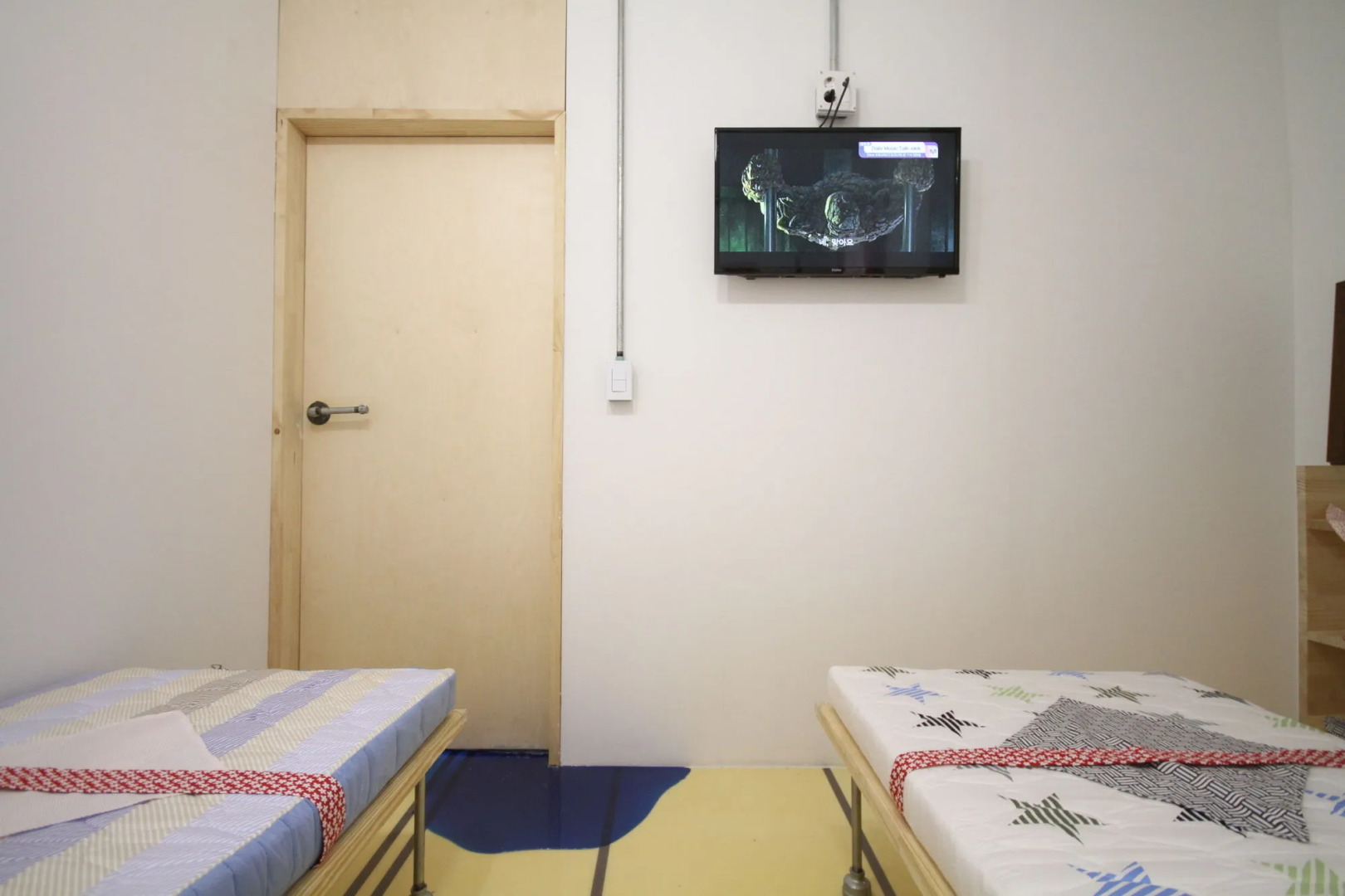 Time Travelers Party Hostel In Hongdae - Foreigners Only