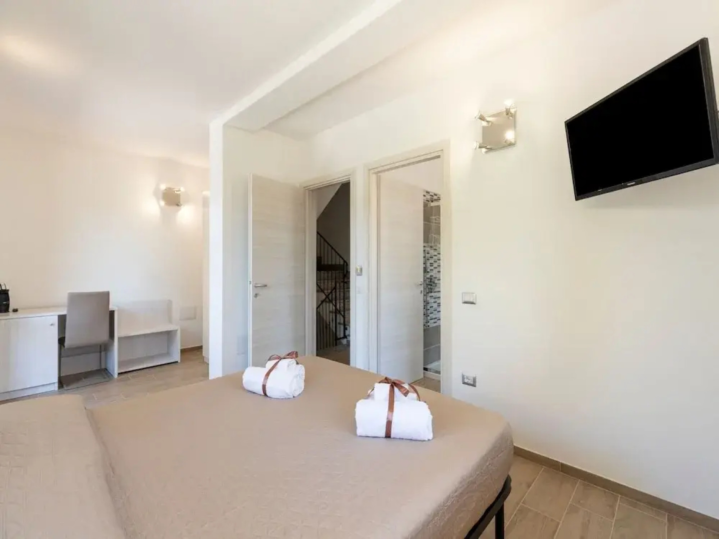 Apartment With Exclusive Swimming Pool