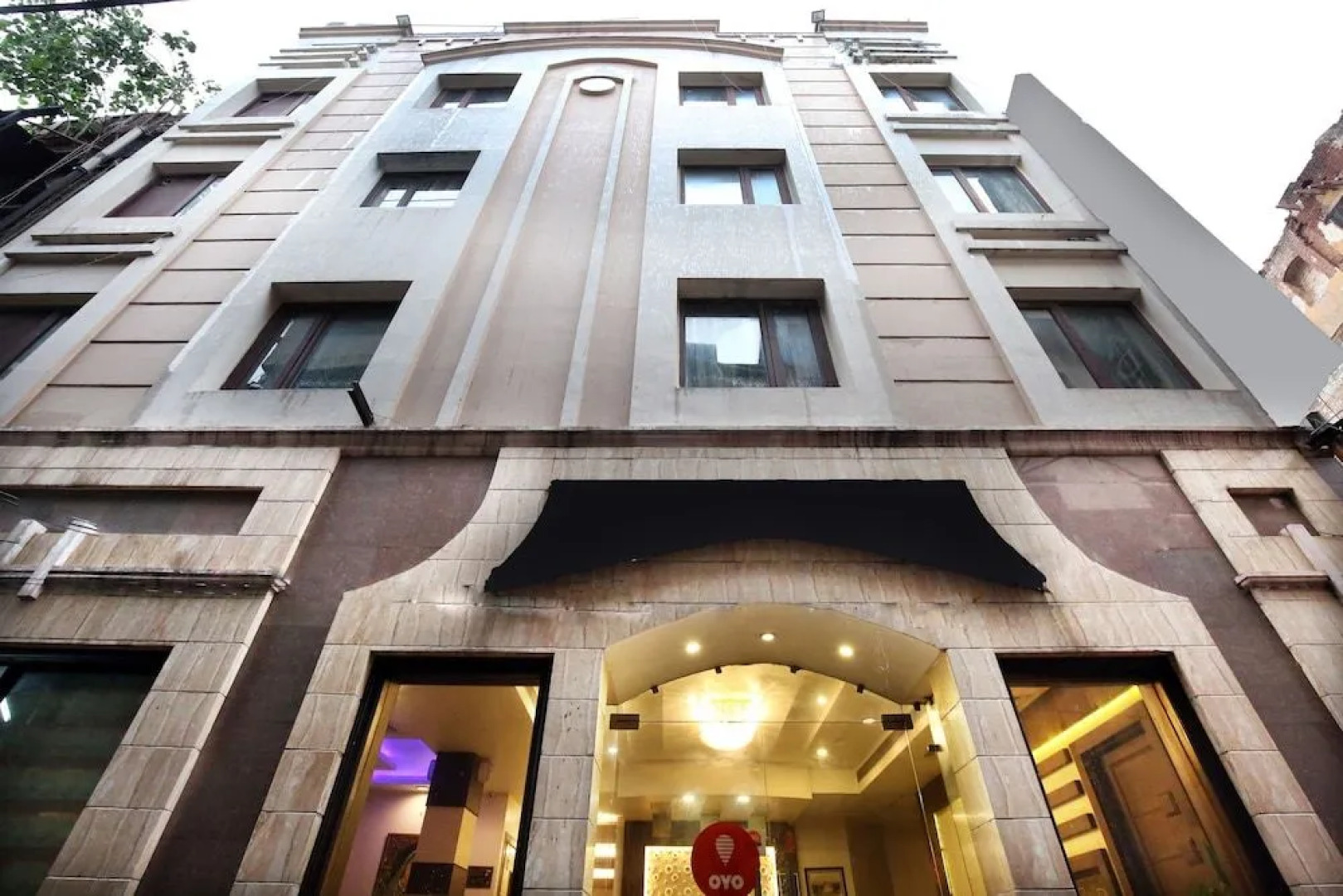 OYO Flagship 113 Golden Temple Road