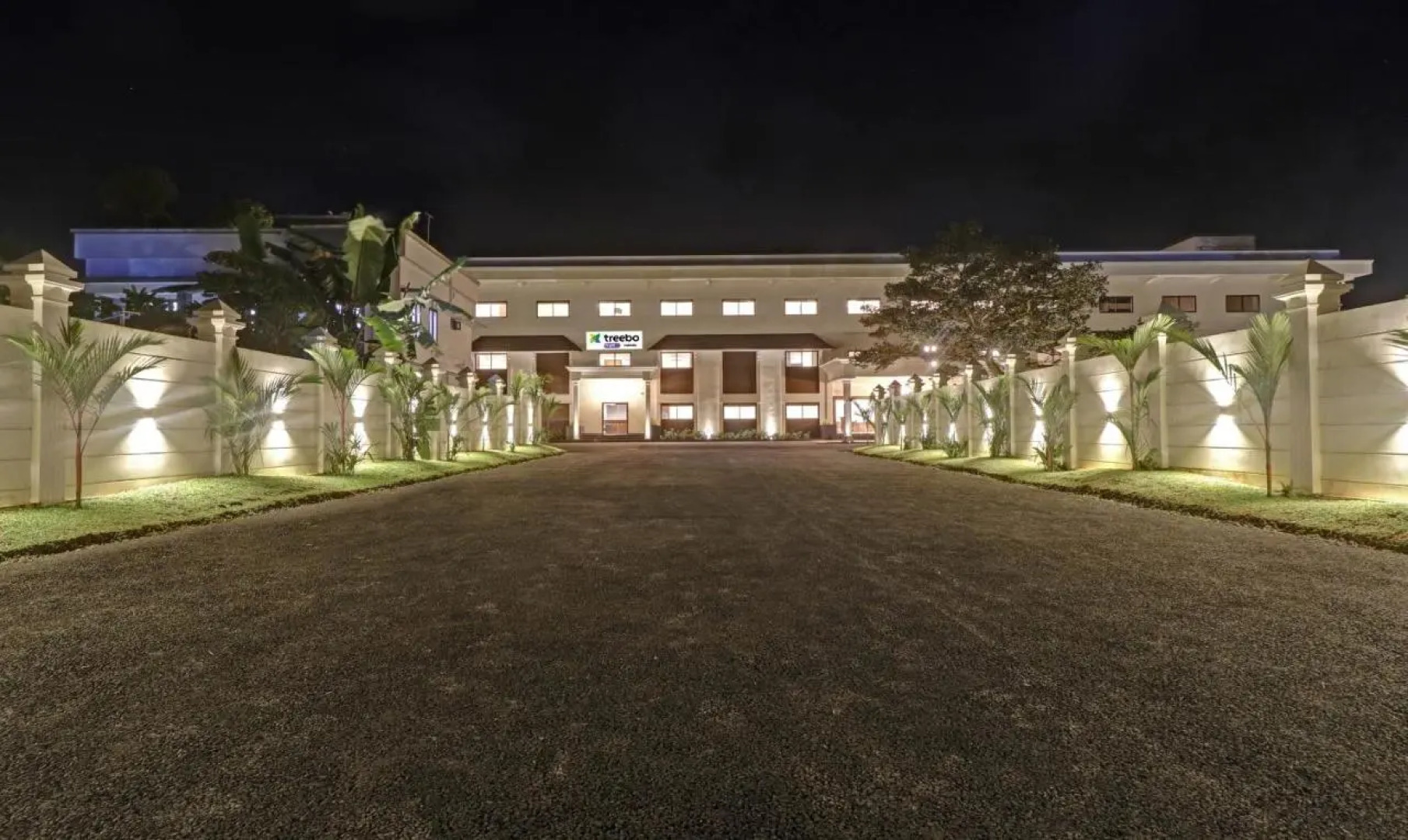 Treebo Premium Vahada