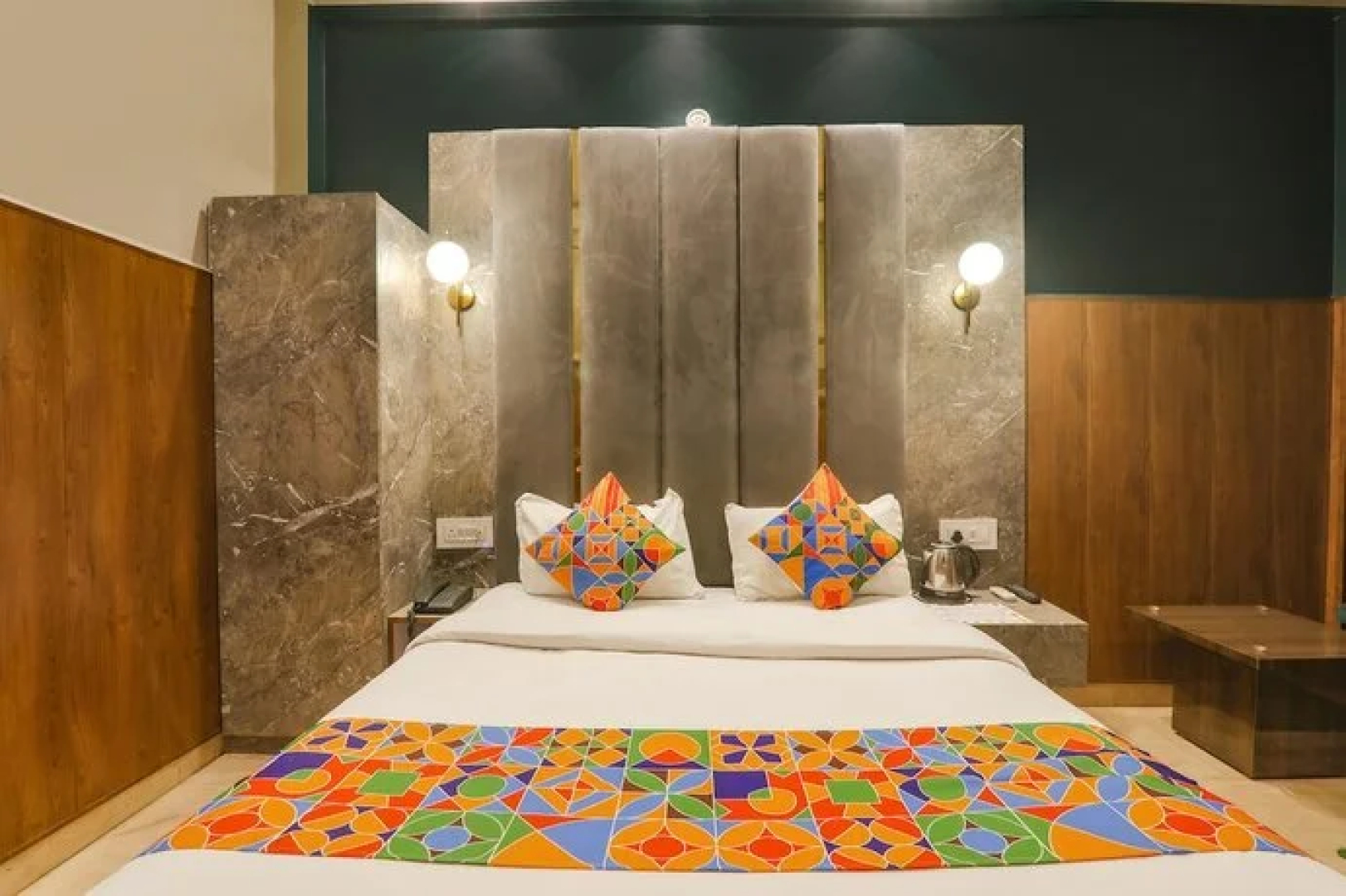 Fabhotel Royal Palm Inn