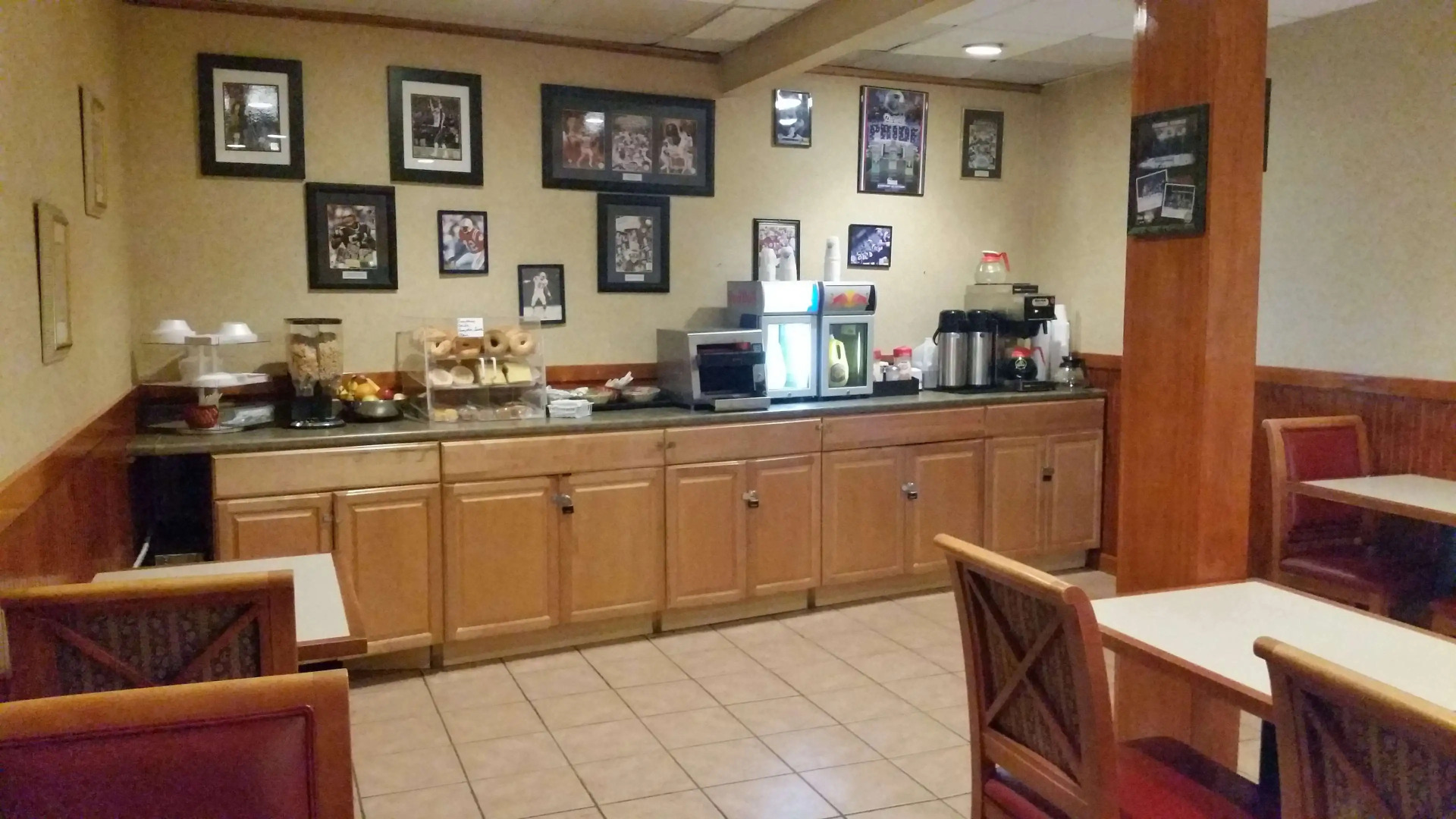 Americas Best Value Inn Foxboro