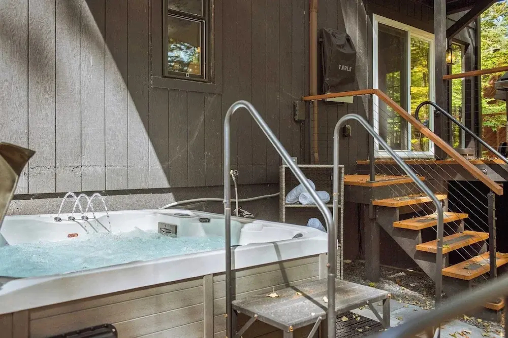 Hot Tub, Lake Access + Community Amenities Somerset Lodge by Avantstay