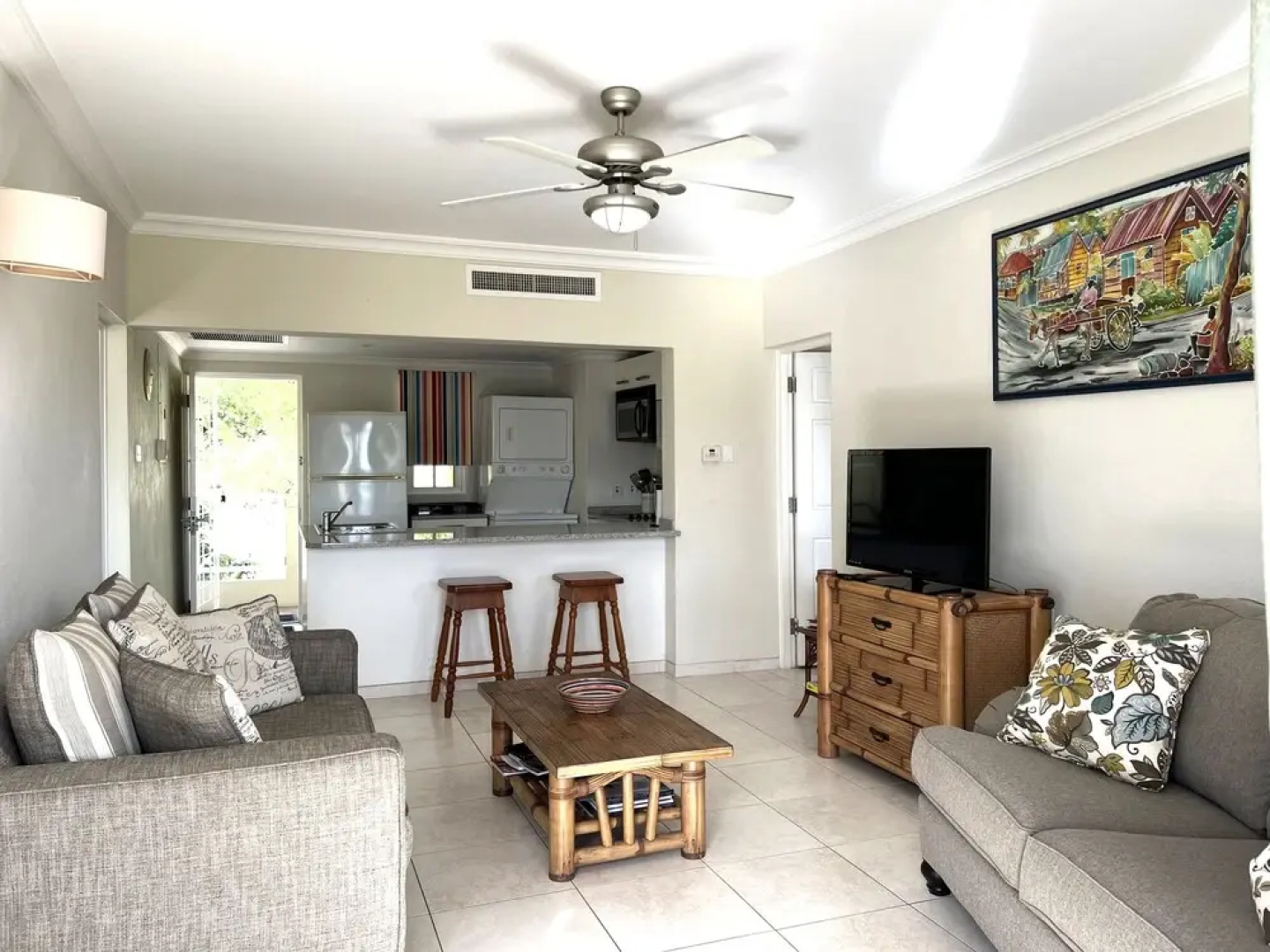 Rockley Golf 810 is a 2 Bedroom, 2 Bathroom 1st Floor Apartment With Pool