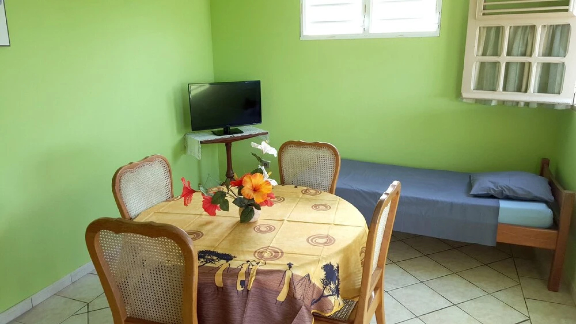 House With one Bedroom in La Trinité, With Wonderful sea View, Furnish