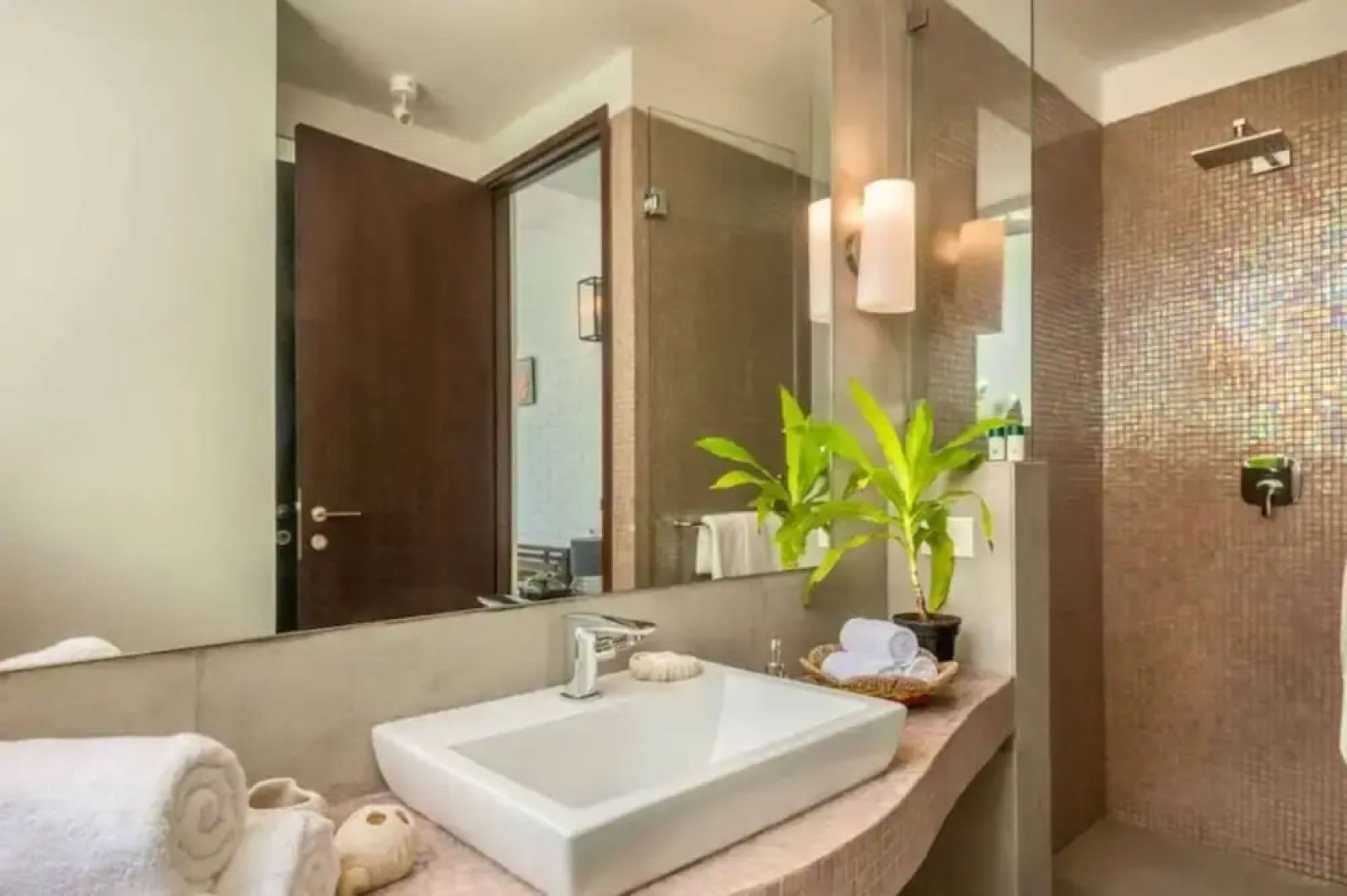 El Arbol by Hireavilla-2br w Rooftop Pool in Nerul