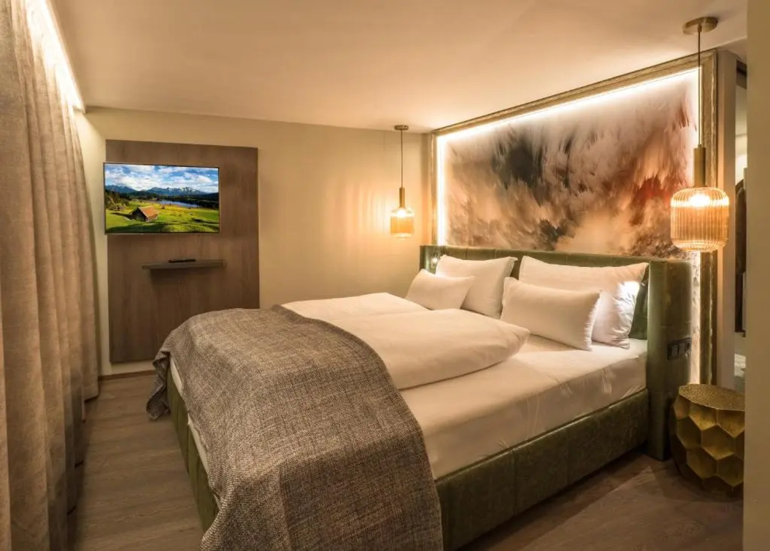 Hotel Vier - Studios & Restaurant