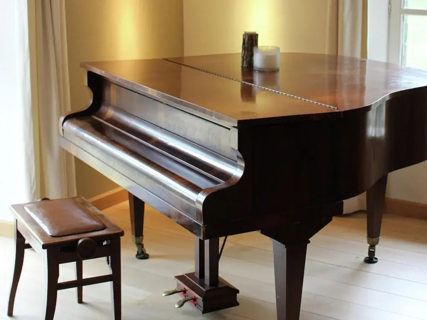 Delightful Castle in Bastogne With Bubble Bath