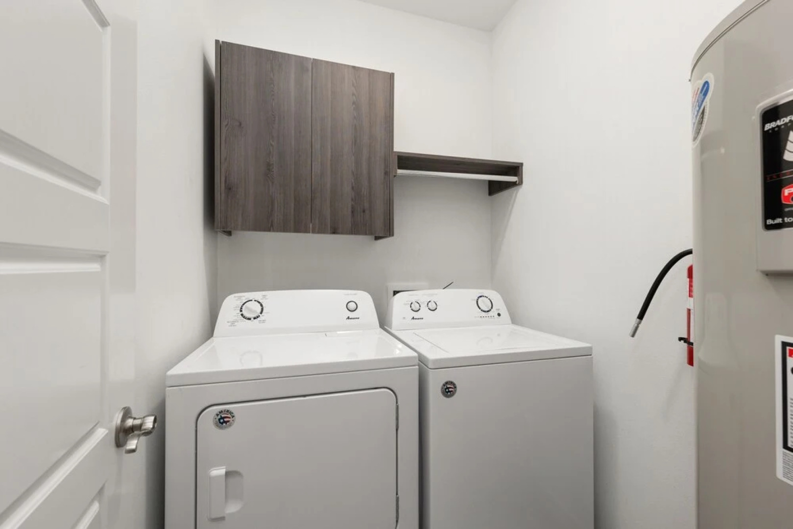 Modern Duplex with Fully Upgraded Amenities