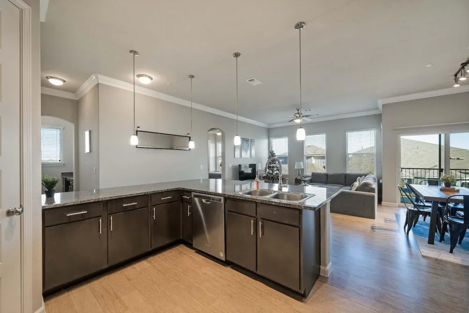 Luxury Townhome Pool North Austin Evonify